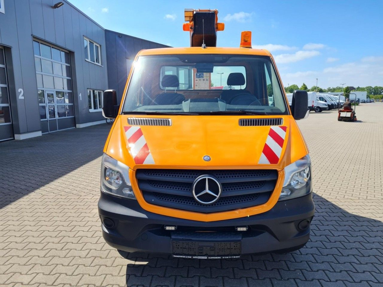 Mercedes-Benz Sprinter 316 CDI Hubarbeitsbühne 12m Korb isolie - Camión con plataforma elevadora: foto 3 Mercedes-Benz Sprinter 316 CDI Hubarbeitsbühne 12m Korb isolie - Camión con plataforma elevadora: foto 3