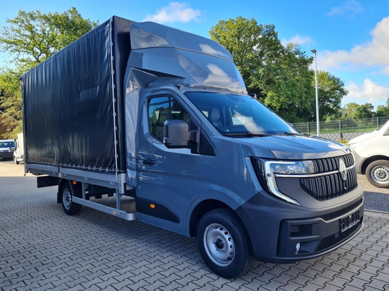 Renault Master 35 Pritsche Schiebe Plane dCi 170 Navi Ap - Furgoneta con lona: foto 4 Renault Master 35 Pritsche Schiebe Plane dCi 170 Navi Ap - Furgoneta con lona: foto 4