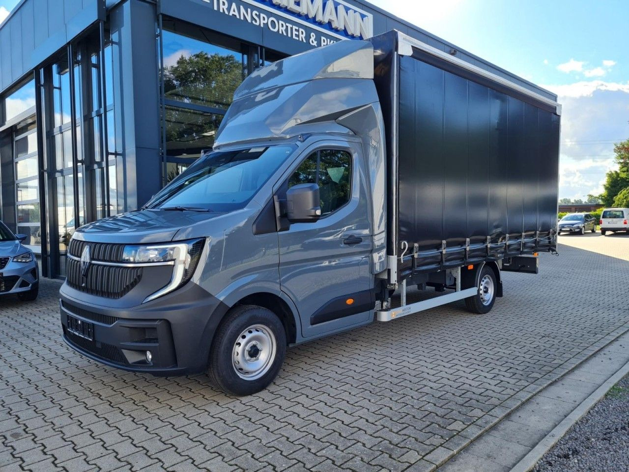 Renault Master 35 Pritsche Schiebe Plane dCi 170 Navi Ap - Furgoneta con lona: foto 2 Renault Master 35 Pritsche Schiebe Plane dCi 170 Navi Ap - Furgoneta con lona: foto 2