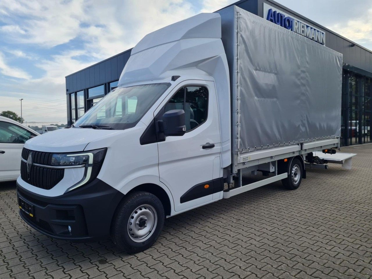 Renault Master Pritsche Schiebe Plane LBW 10 Pal. Luftfe - Furgoneta con lona: foto 3 Renault Master Pritsche Schiebe Plane LBW 10 Pal. Luftfe - Furgoneta con lona: foto 3