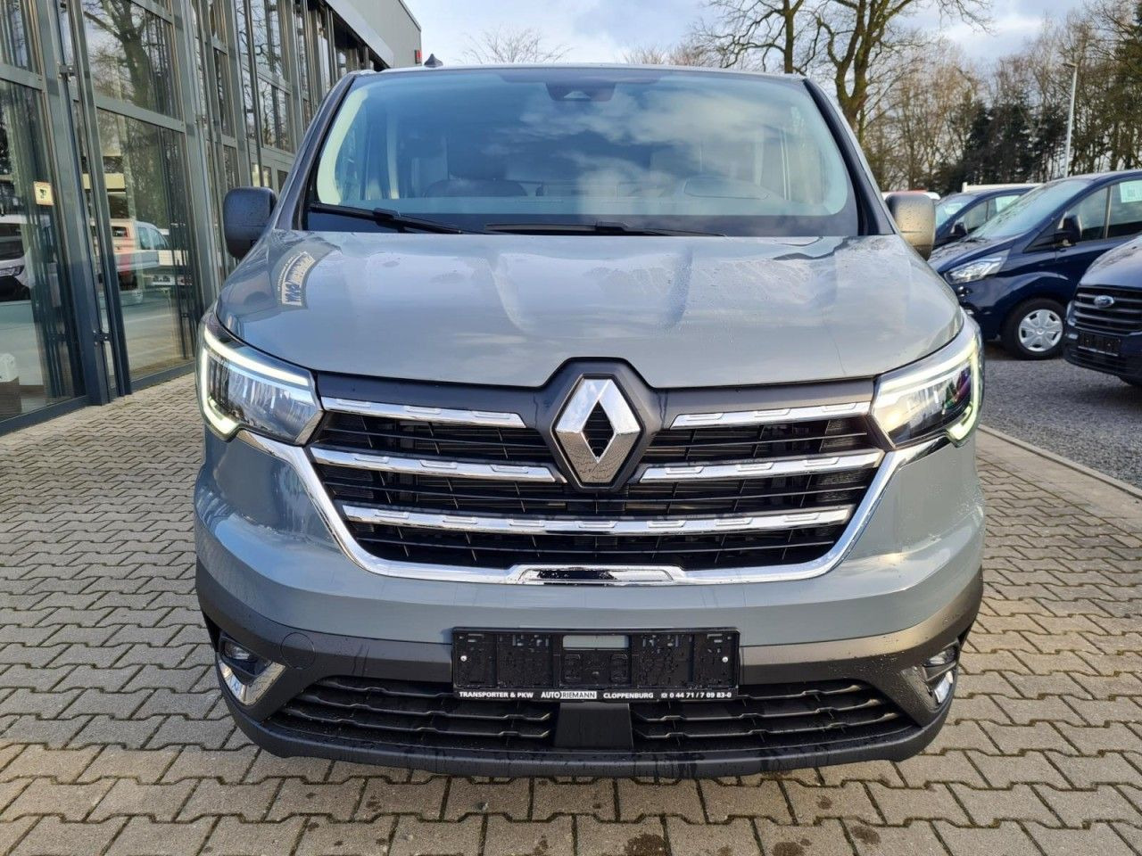 Renault Trafic Kasten 3,0t L2 LED AHK KLIMA PDC TEMPOMAT - Furgoneta pequeña: foto 2 Renault Trafic Kasten 3,0t L2 LED AHK KLIMA PDC TEMPOMAT - Furgoneta pequeña: foto 2