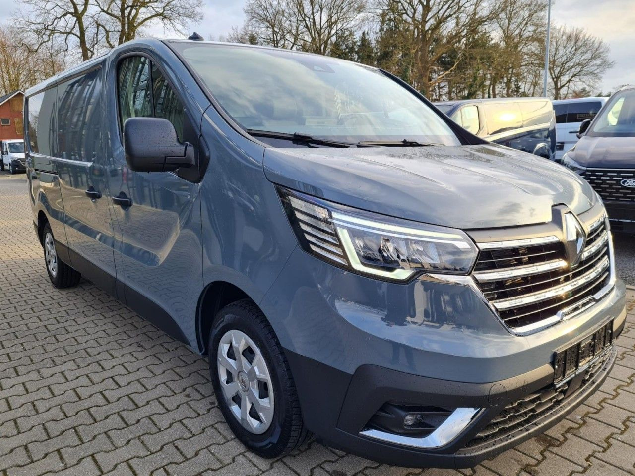 Renault Trafic Kasten 3,0t L2 LED AHK KLIMA PDC TEMPOMAT - Furgoneta pequeña: foto 3 Renault Trafic Kasten 3,0t L2 LED AHK KLIMA PDC TEMPOMAT - Furgoneta pequeña: foto 3