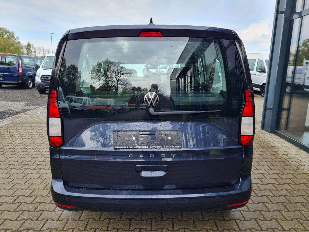 Volkswagen Caddy Maxi Kombi 7-Sitze 1.5 TSI DSG NAVI/APP TE - Coche: foto 4 Volkswagen Caddy Maxi Kombi 7-Sitze 1.5 TSI DSG NAVI/APP TE - Coche: foto 4