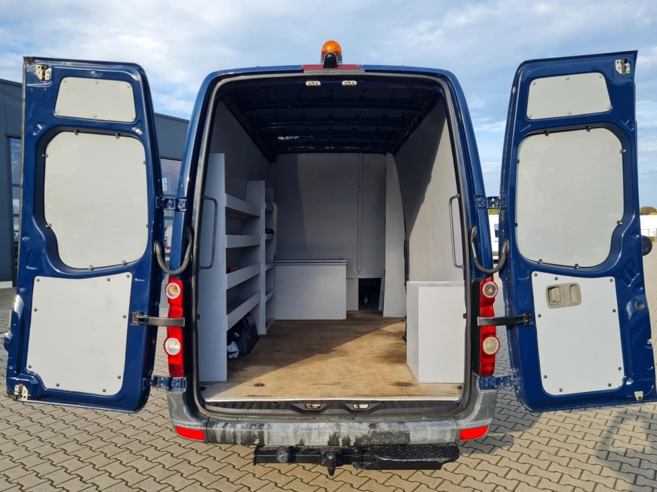 Volkswagen Crafter 35 Kasten Doka 5 Sitze AHK 3.5to REGALSYSTEM - Furgón, Furgoneta combi: foto 5 Volkswagen Crafter 35 Kasten Doka 5 Sitze AHK 3.5to REGALSYSTEM - Furgón, Furgoneta combi: foto 5