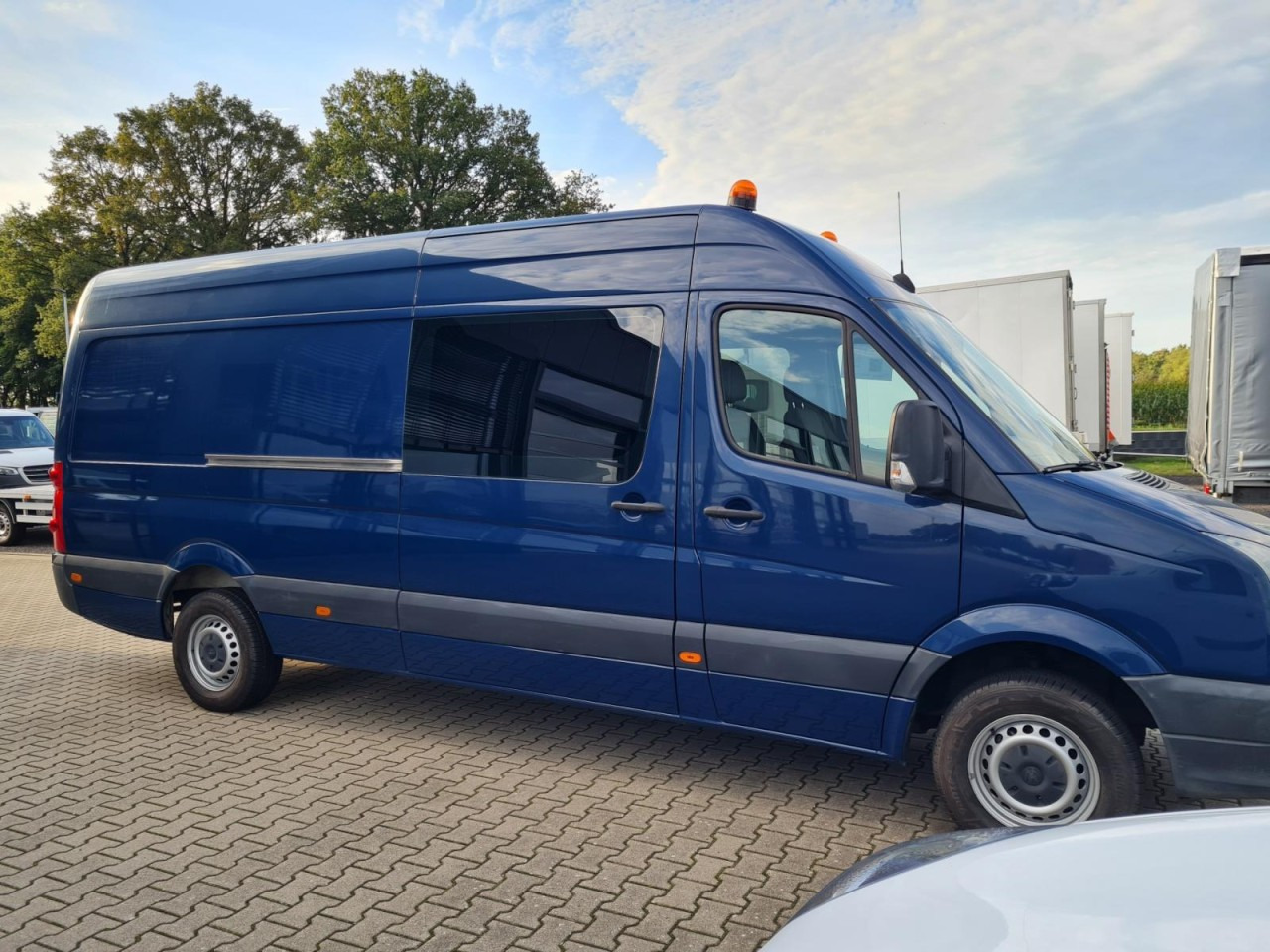Volkswagen Crafter 35 Kasten Doka 5 Sitze AHK 3.5to REGALSYSTEM - Furgón, Furgoneta combi: foto 3 Volkswagen Crafter 35 Kasten Doka 5 Sitze AHK 3.5to REGALSYSTEM - Furgón, Furgoneta combi: foto 3