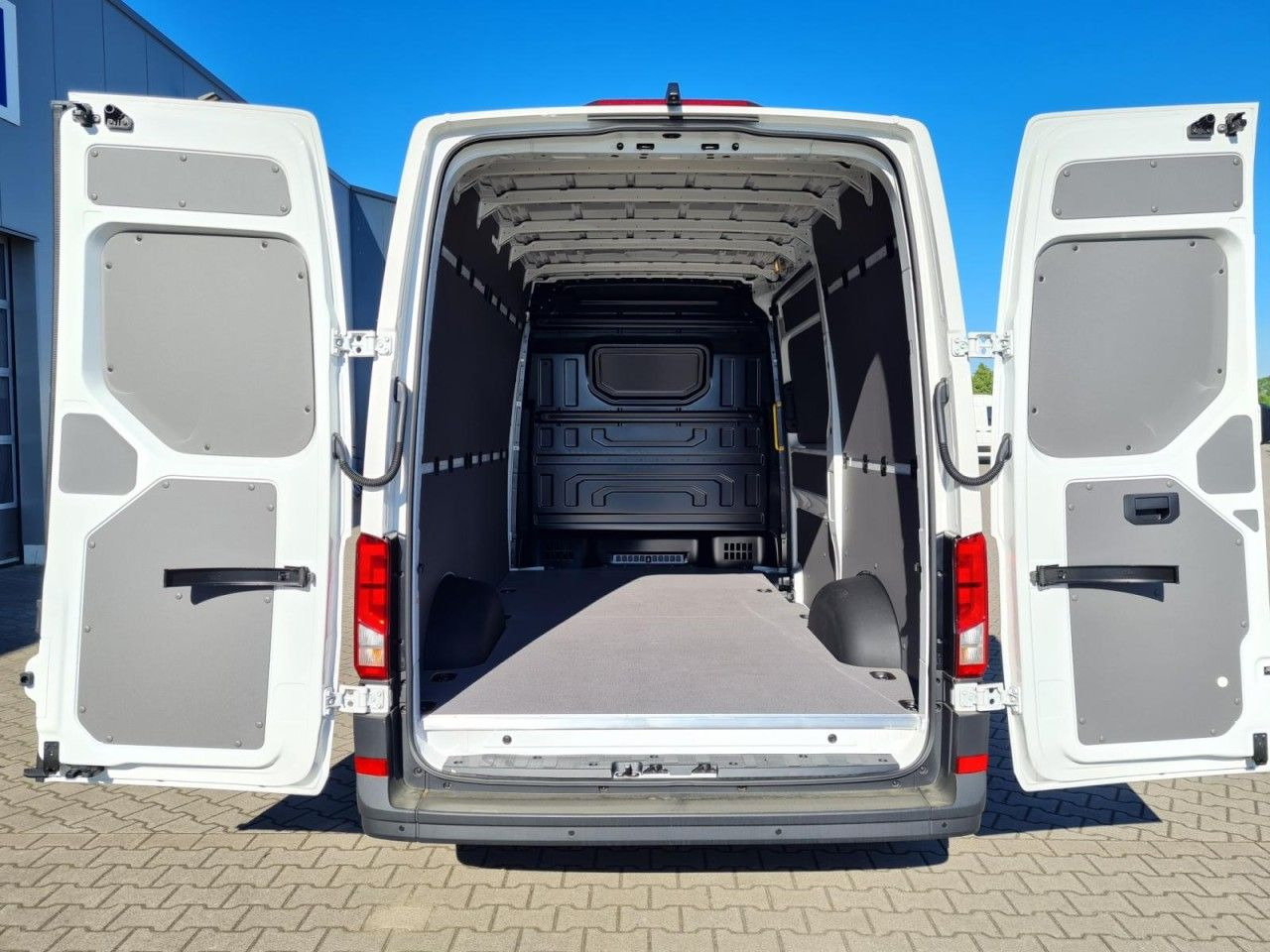 Volkswagen Crafter 35 Kasten MR Hoch 4 Motion DSG KLIMA TEM Volkswagen Crafter 35 Kasten MR Hoch 4 Motion DSG KLIMA TEM - Furgón: foto 5 Volkswagen Crafter 35 Kasten MR Hoch 4 Motion DSG KLIMA TEM Volkswagen Crafter 35 Kasten MR Hoch 4 Motion DSG KLIMA TEM - Furgón: foto 5
