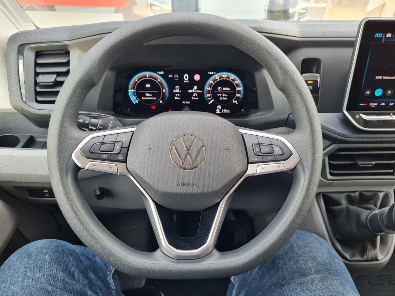 Volkswagen Crafter 35 TDI Pritsche Schiebe Plane LED TEMPOM - Furgoneta con lona: foto 4 Volkswagen Crafter 35 TDI Pritsche Schiebe Plane LED TEMPOM - Furgoneta con lona: foto 4