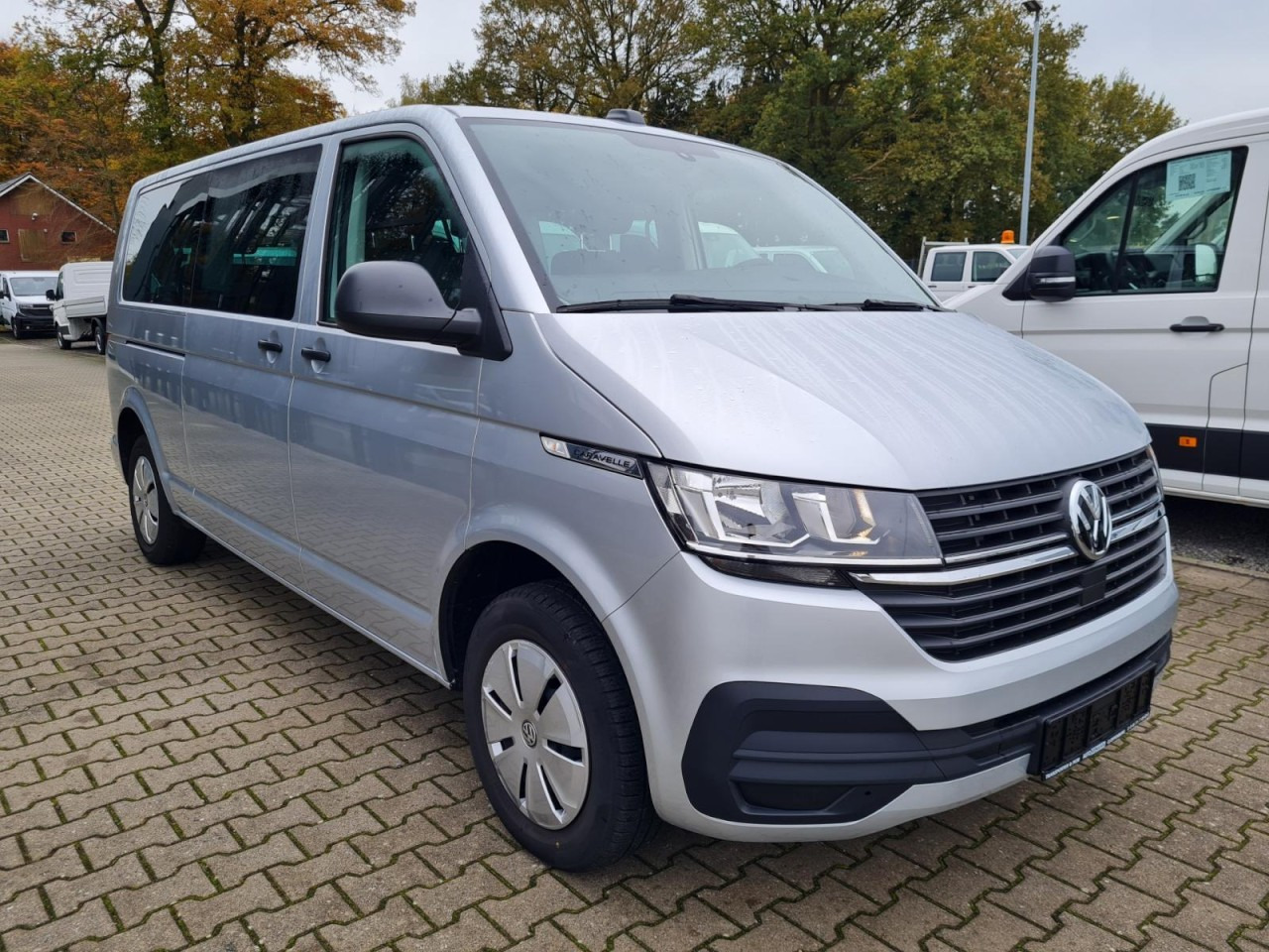 Volkswagen T6.1 Caravelle TDI lang 9 Sitzer 2 Schiebetüren Trendl. - Furgoneta combi: foto 3 Volkswagen T6.1 Caravelle TDI lang 9 Sitzer 2 Schiebetüren Trendl. - Furgoneta combi: foto 3