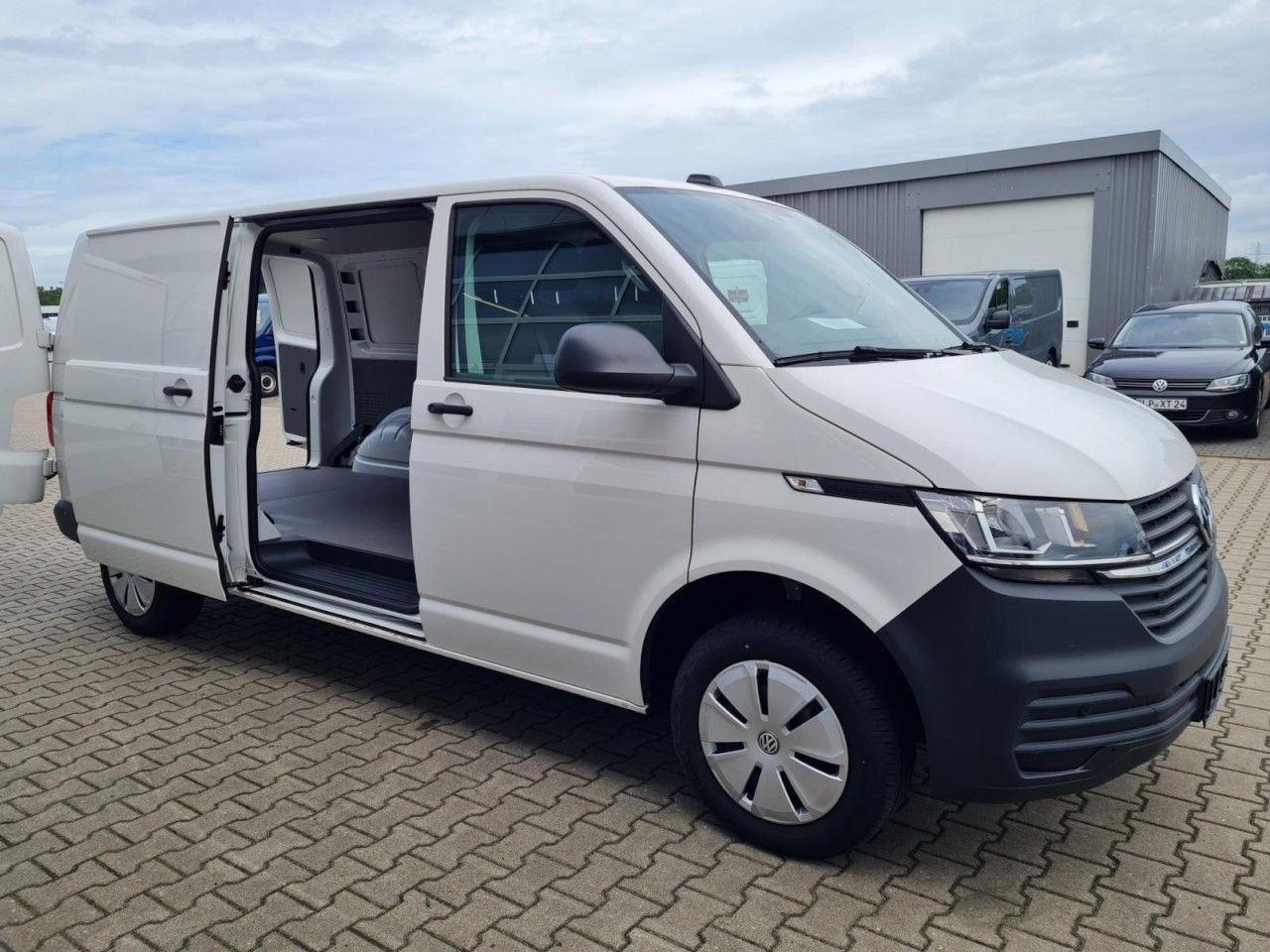 Furgoneta pequeña Volkswagen T6.1 Kasten lang DSG KLIMA KOMFORT ACC TEMPO PDC: foto 16
