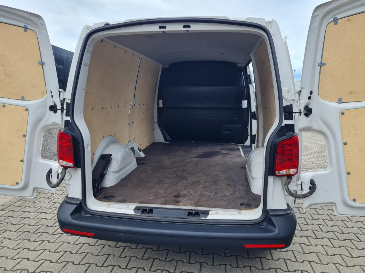 Furgoneta pequeña Volkswagen T6.1 Kasten lang Flügeltüren KLIMA KOMFORT TEMPOMAT: foto 18 Furgoneta pequeña Volkswagen T6.1 Kasten lang Flügeltüren KLIMA KOMFORT TEMPOMAT: foto 18