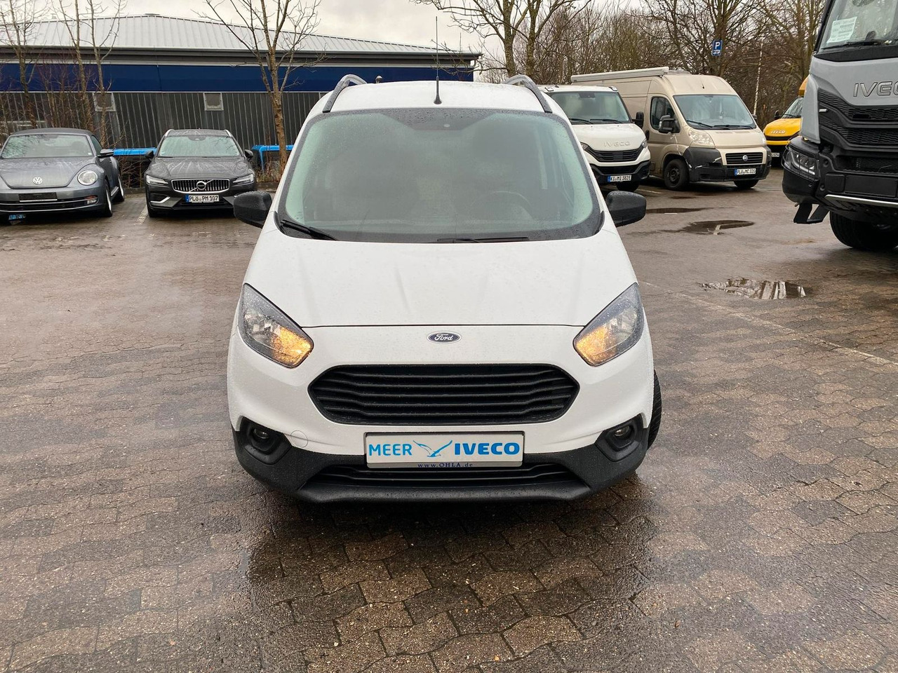 Ford Transit Courier 1.0 Trend Klima,AHK+Rückfahrk... - Furgoneta de pasajeros: foto 2 Ford Transit Courier 1.0 Trend Klima,AHK+Rückfahrk... - Furgoneta de pasajeros: foto 2