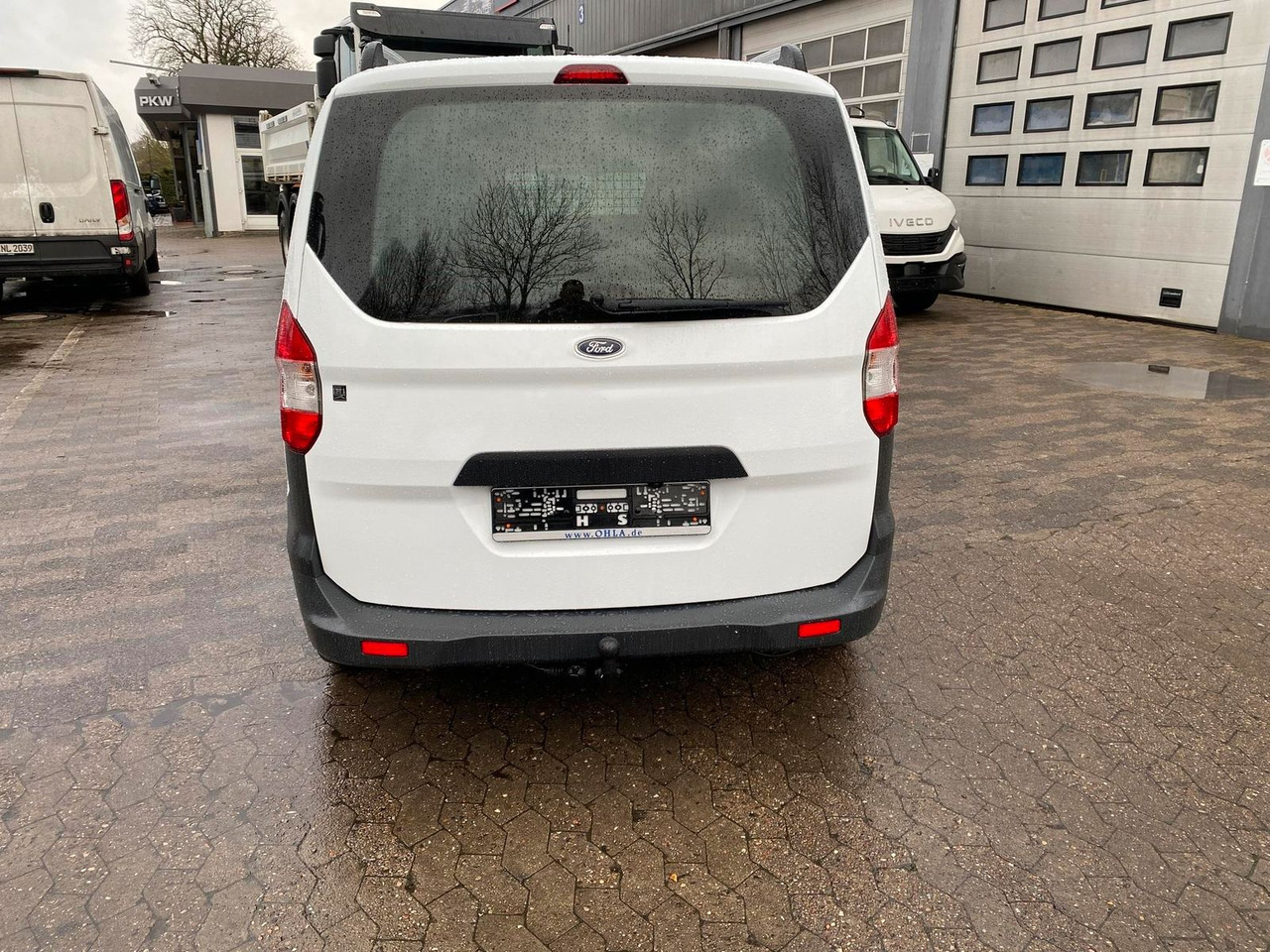 Ford Transit Courier 1.0 Trend Klima,AHK+Rückfahrk... - Furgoneta de pasajeros: foto 4 Ford Transit Courier 1.0 Trend Klima,AHK+Rückfahrk... - Furgoneta de pasajeros: foto 4
