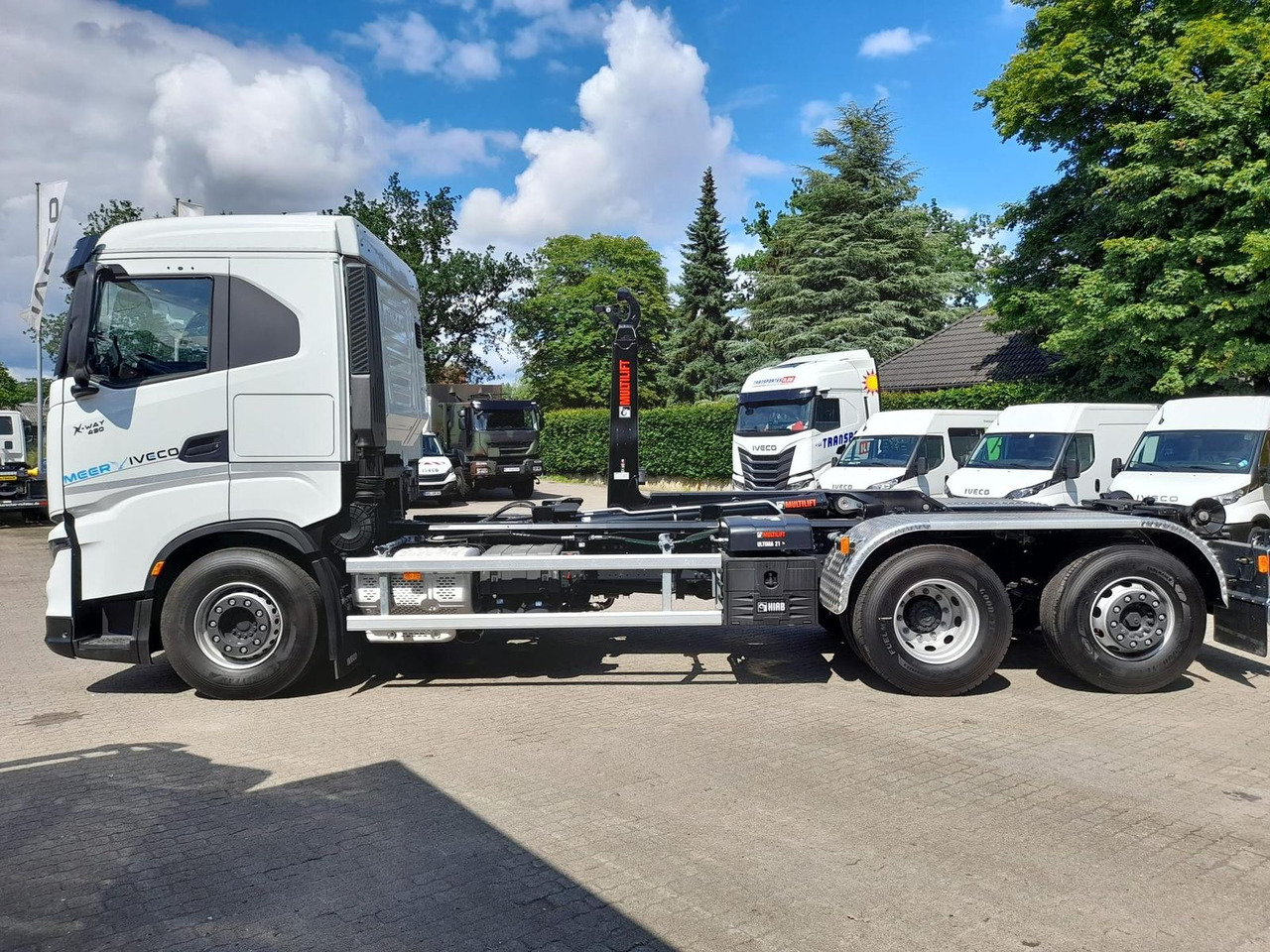 Iveco AD280X46Y/PS ON HIAB 490PS Lenk-Lift - Camión volquete: foto 2 Iveco AD280X46Y/PS ON HIAB 490PS Lenk-Lift - Camión volquete: foto 2