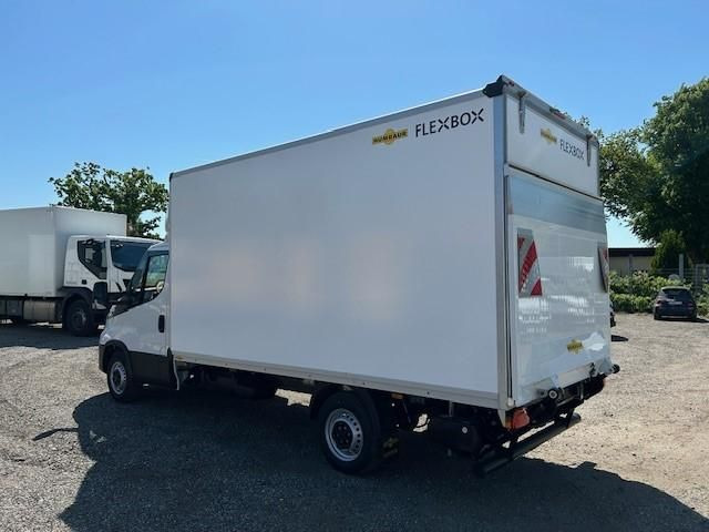 Iveco Daily 35S16H 3.0 LBW Kamera Spoiler 11... - Furgoneta caja cerrada: foto 4 Iveco Daily 35S16H 3.0 LBW Kamera Spoiler 11... - Furgoneta caja cerrada: foto 4