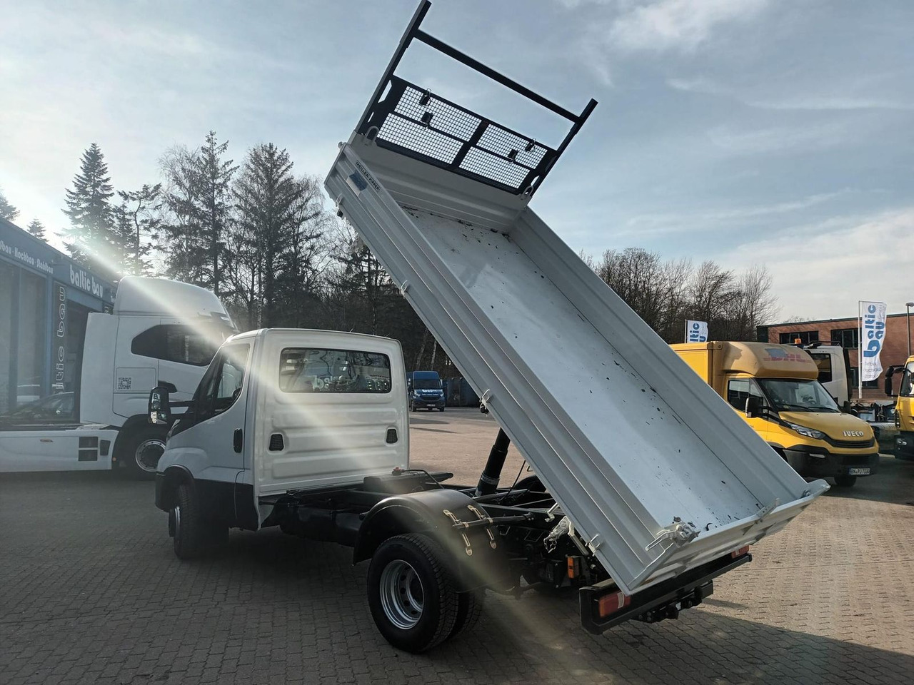 Iveco Daily 70C18H Meiller-Dreiseitenkipper Klima, AHK - Furgoneta basculante: foto 4 Iveco Daily 70C18H Meiller-Dreiseitenkipper Klima, AHK - Furgoneta basculante: foto 4