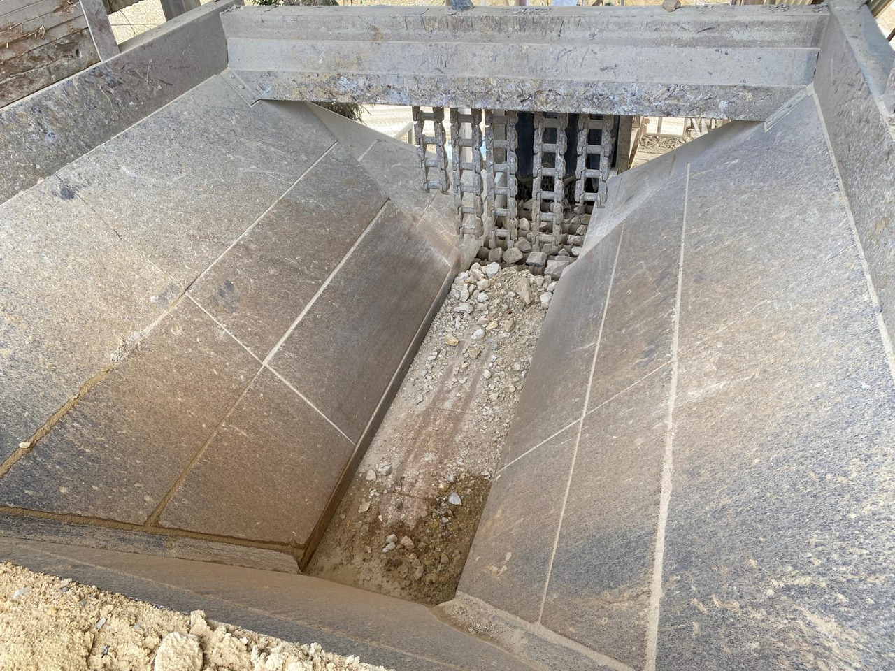 Böhringer – Pre-crusher plant / Vorbrecher Anlage - Trituradora de impacto: foto 3 Böhringer – Pre-crusher plant / Vorbrecher Anlage - Trituradora de impacto: foto 3