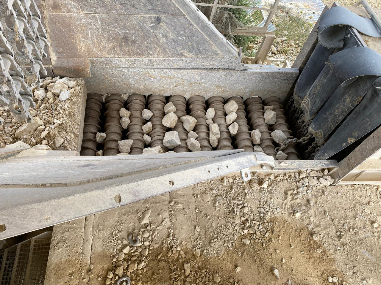 Böhringer – Pre-crusher plant / Vorbrecher Anlage - Trituradora de impacto: foto 2 Böhringer – Pre-crusher plant / Vorbrecher Anlage - Trituradora de impacto: foto 2