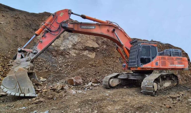 Doosan DX530 LC-3 – excavator / Kettenbagger - Excavadora: foto 1 Doosan DX530 LC-3 – excavator / Kettenbagger - Excavadora: foto 1