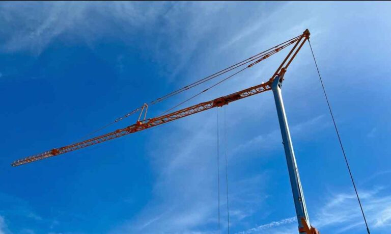 Potain IGO50 – self-erecting crane / Schnellmontagekran - Grúa automontante: foto 1 Potain IGO50 – self-erecting crane / Schnellmontagekran - Grúa automontante: foto 1