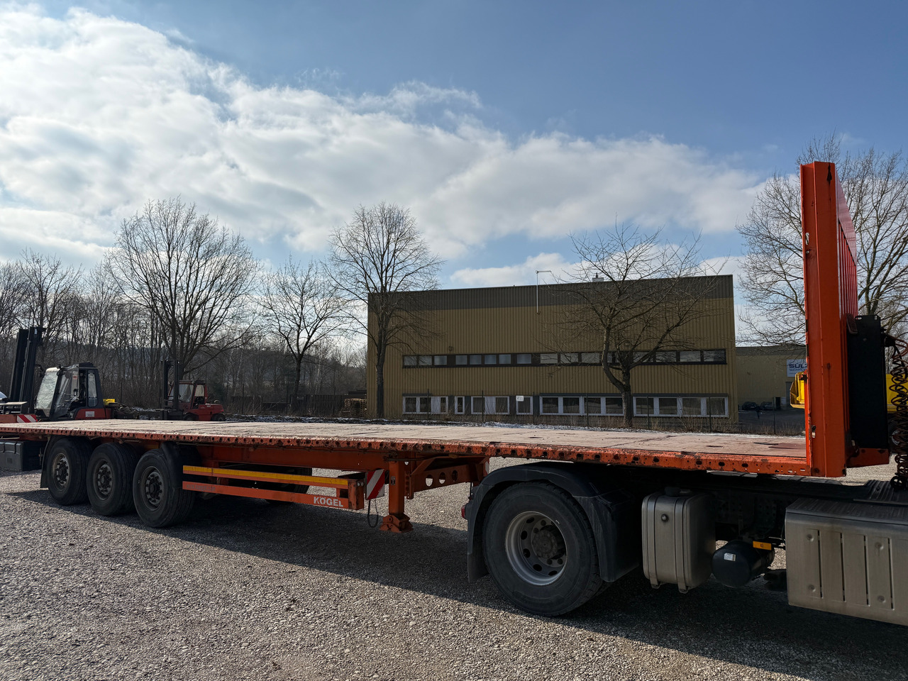 Kögel S24-1 Pritschenauflieger - Semirremolque plataforma/ Caja abierta: foto 4 Kögel S24-1 Pritschenauflieger - Semirremolque plataforma/ Caja abierta: foto 4