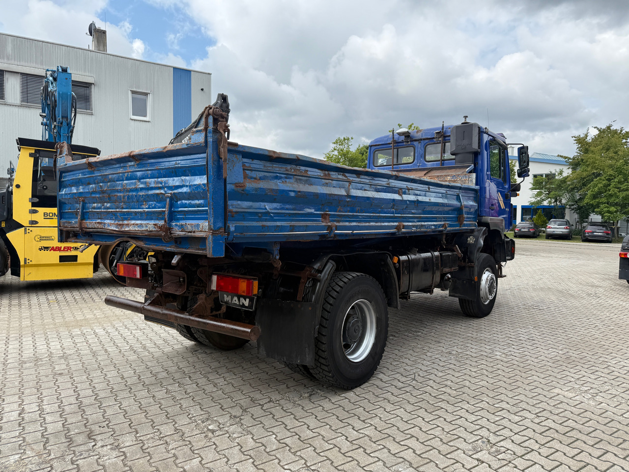 MAN 19.364 3-Seiten-Kipper Allrad Winterdienst - Camión volquete: foto 4 MAN 19.364 3-Seiten-Kipper Allrad Winterdienst - Camión volquete: foto 4