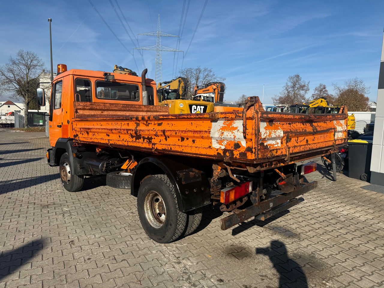 MAN 8.163 L2000 3-Seiten-Kipper AHK - Camión volquete: foto 5 MAN 8.163 L2000 3-Seiten-Kipper AHK - Camión volquete: foto 5