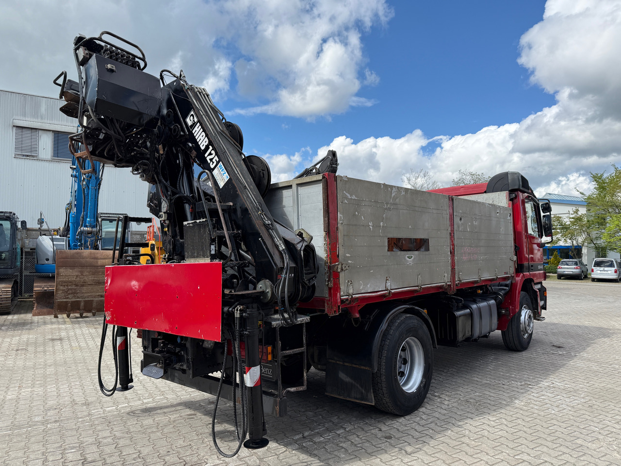 Mercedes-Benz 1840 Actros 2-Seiten-Kipper mit Kran Hiab 125-3 mit Funk - Camión caja abierta, Camión grúa: foto 4 Mercedes-Benz 1840 Actros 2-Seiten-Kipper mit Kran Hiab 125-3 mit Funk - Camión caja abierta, Camión grúa: foto 4