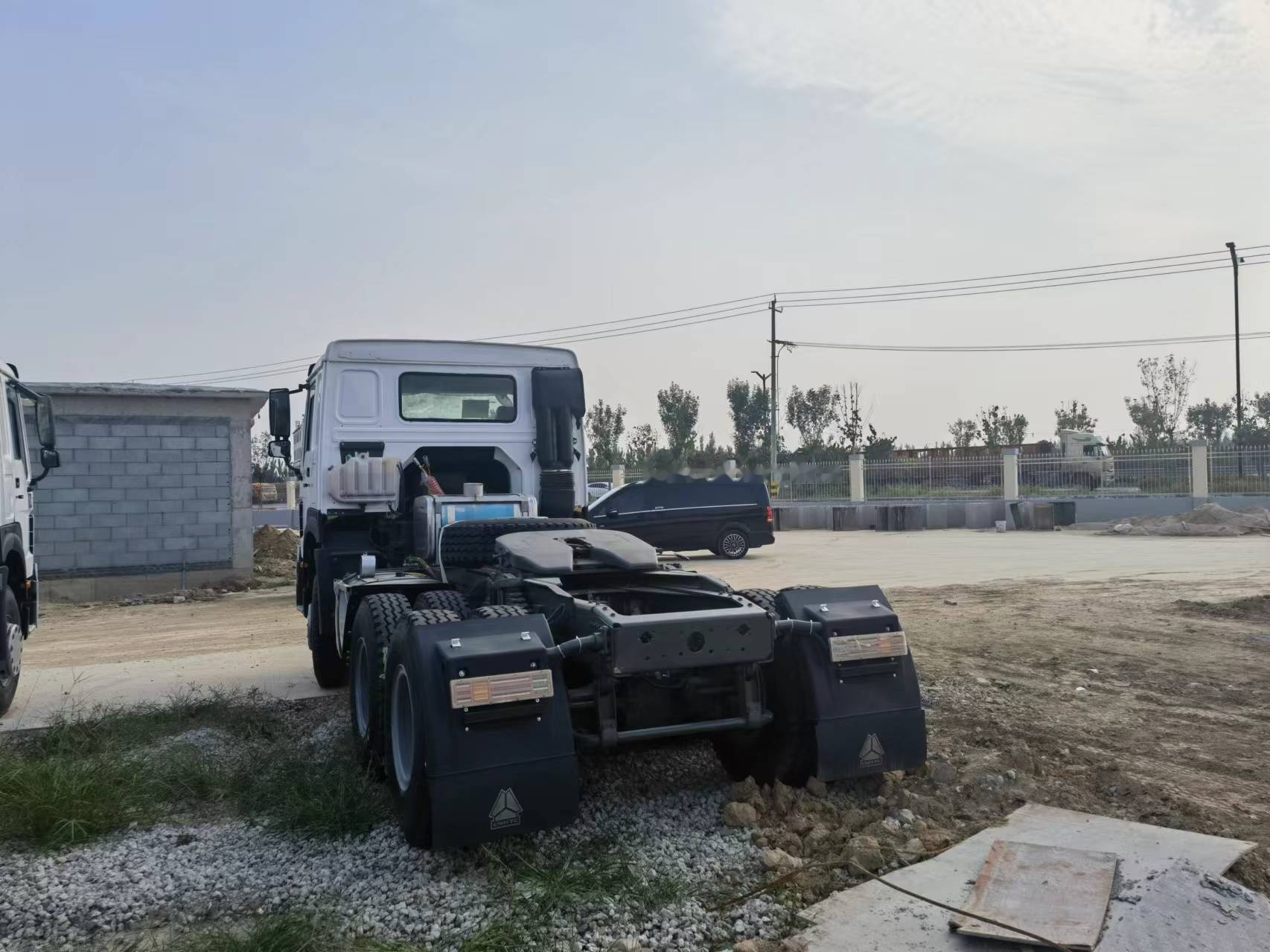 Cabeza tractora Sinotruk HOWO 371 Tractor: foto 6 Cabeza tractora Sinotruk HOWO 371 Tractor: foto 6