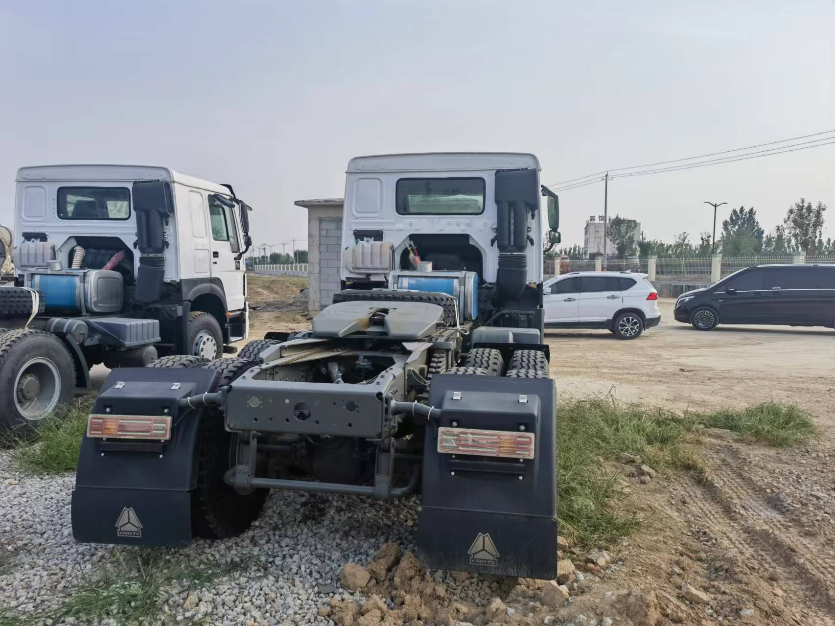 Cabeza tractora Sinotruk HOWO 371 Tractor: foto 7 Cabeza tractora Sinotruk HOWO 371 Tractor: foto 7