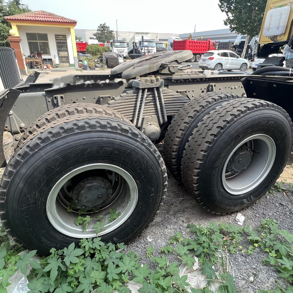 Sinotruk HOWO 420 Tractor - Cabeza tractora: foto 4 Sinotruk HOWO 420 Tractor - Cabeza tractora: foto 4