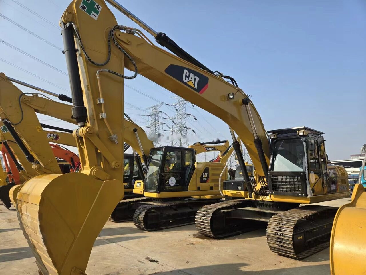 Caterpillar 330D2L - Excavadora de cadenas: foto 1 Caterpillar 330D2L - Excavadora de cadenas: foto 1