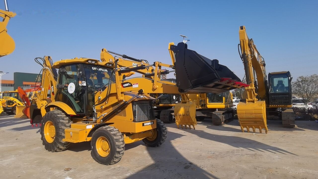 Caterpillar 420F2 - Retroexcavadora: foto 1 Caterpillar 420F2 - Retroexcavadora: foto 1