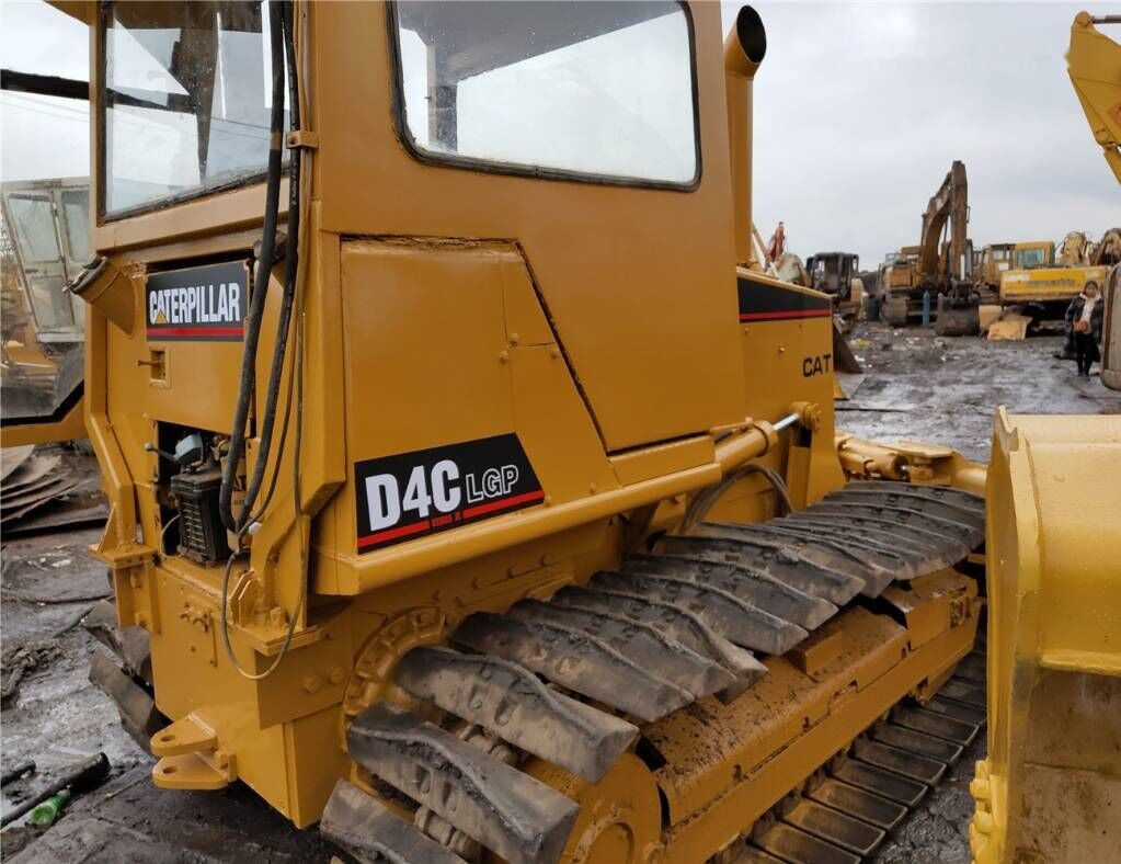Caterpillar D4C - Bulldozer: foto 1 Caterpillar D4C - Bulldozer: foto 1