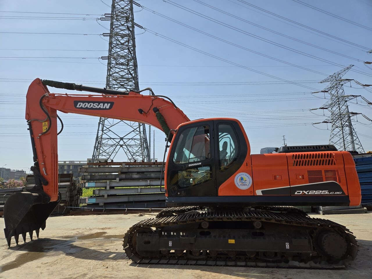 Doosan DX225 - Excavadora de cadenas: foto 1 Doosan DX225 - Excavadora de cadenas: foto 1