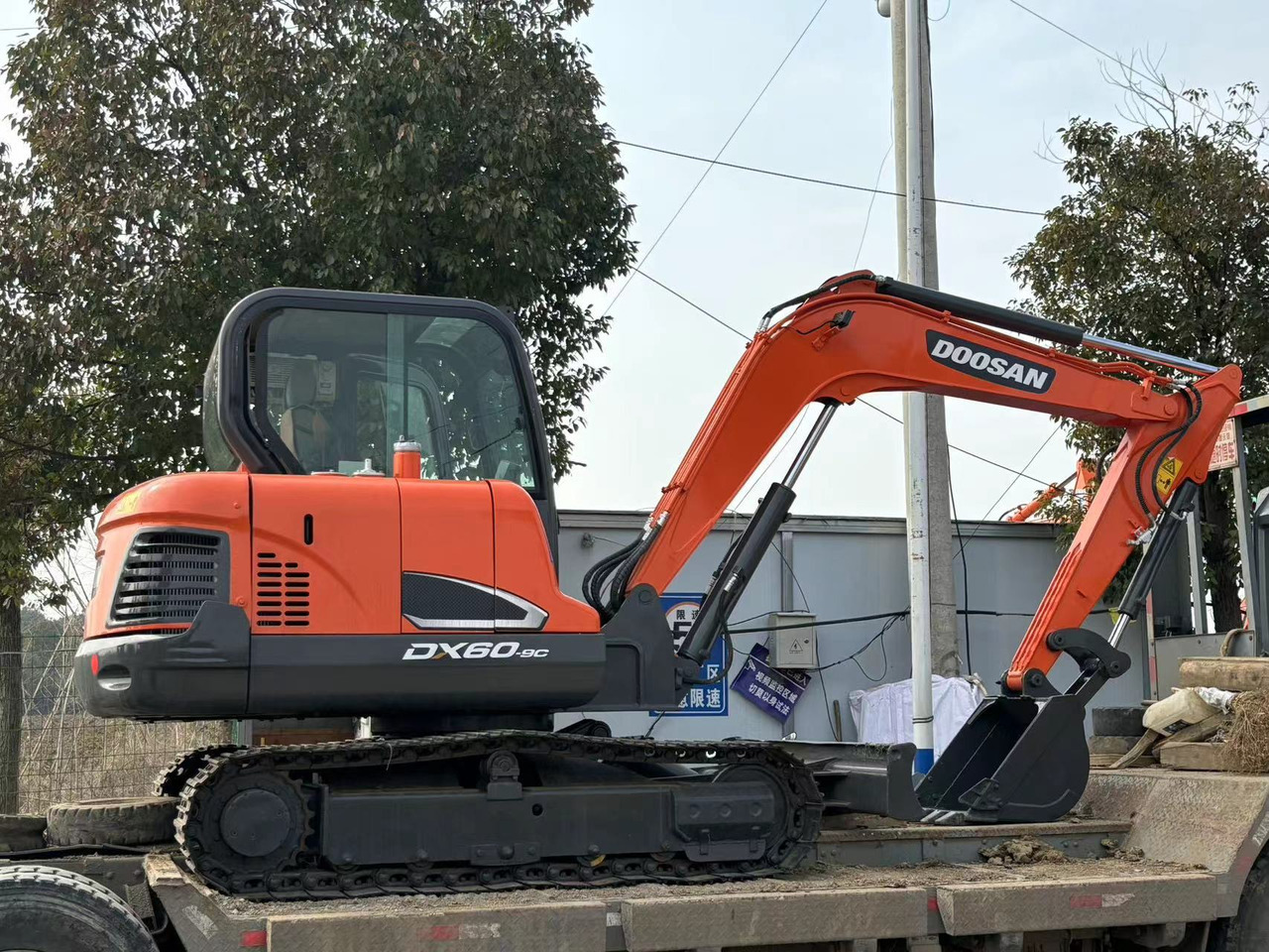 Doosan DX60-9C - Excavadora de cadenas: foto 5 Doosan DX60-9C - Excavadora de cadenas: foto 5