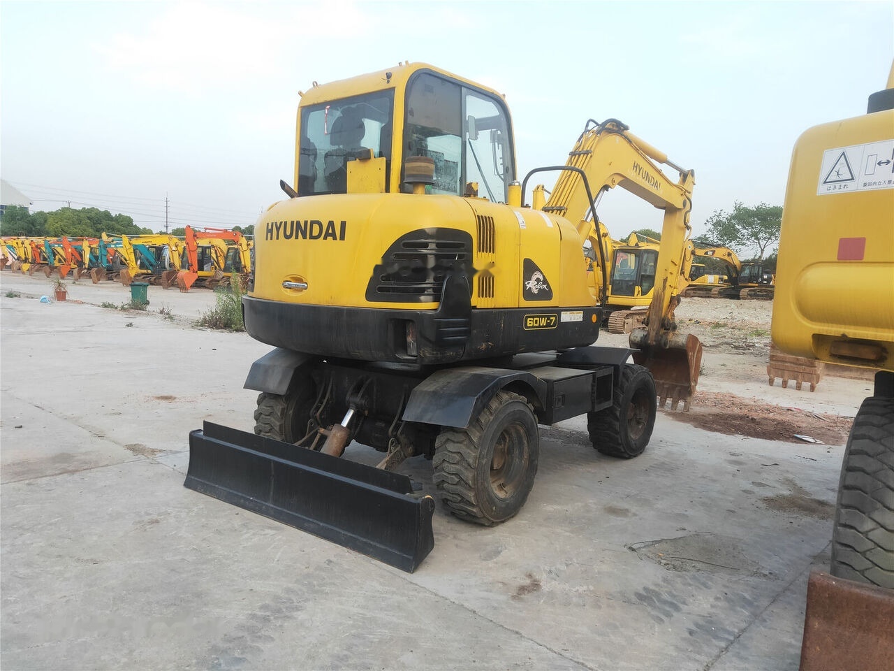 Hyundai R60W-7 - Excavadora de ruedas: foto 1 Hyundai R60W-7 - Excavadora de ruedas: foto 1