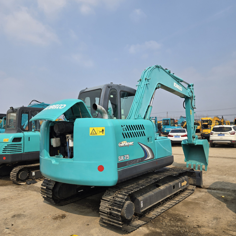 Miniexcavadora KOBELCO SK75: foto 8 Miniexcavadora KOBELCO SK75: foto 8