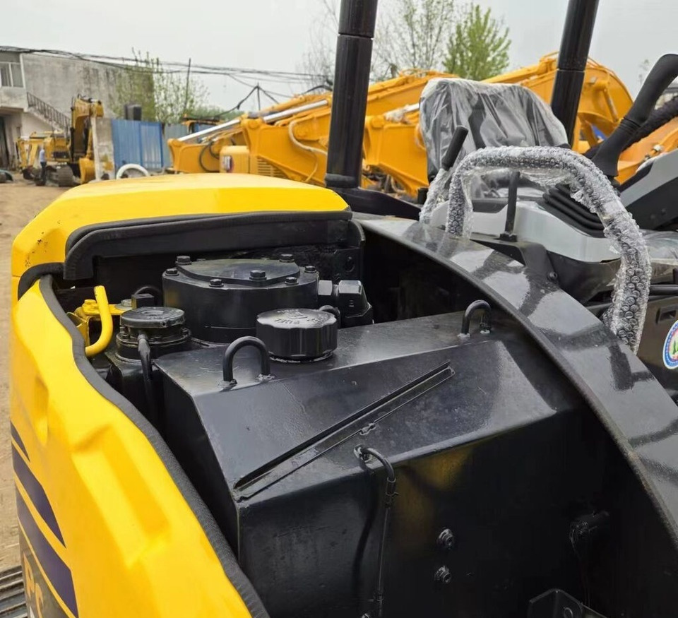 Miniexcavadora Komatsu PC50MR with canopy: foto 9