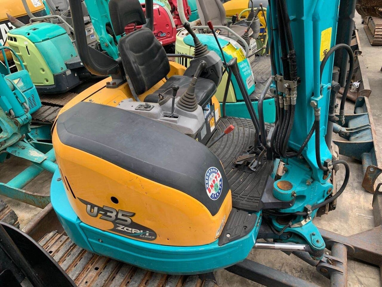 Kubota U35 - Miniexcavadora: foto 2 Kubota U35 - Miniexcavadora: foto 2