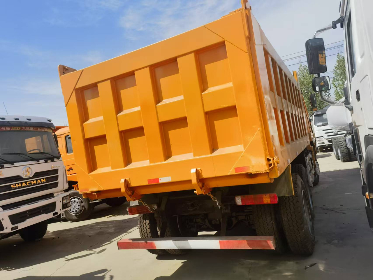 Shacman F3000 6*4 Dump truck - Camión volquete: foto 5 Shacman F3000 6*4 Dump truck - Camión volquete: foto 5