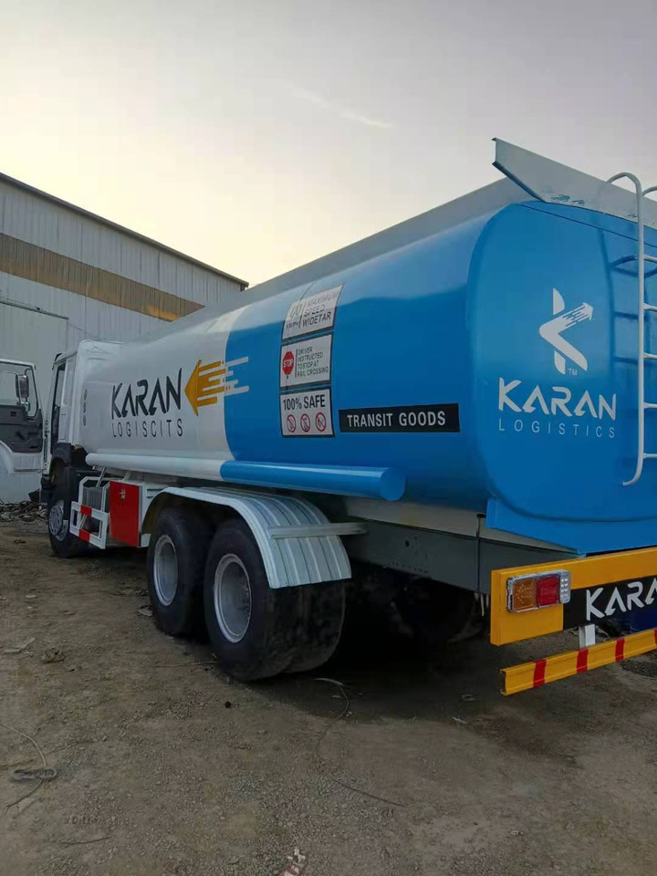 Camión cisterna Sinotruk HOWO 24 cubic tank truck: foto 7 Camión cisterna Sinotruk HOWO 24 cubic tank truck: foto 7