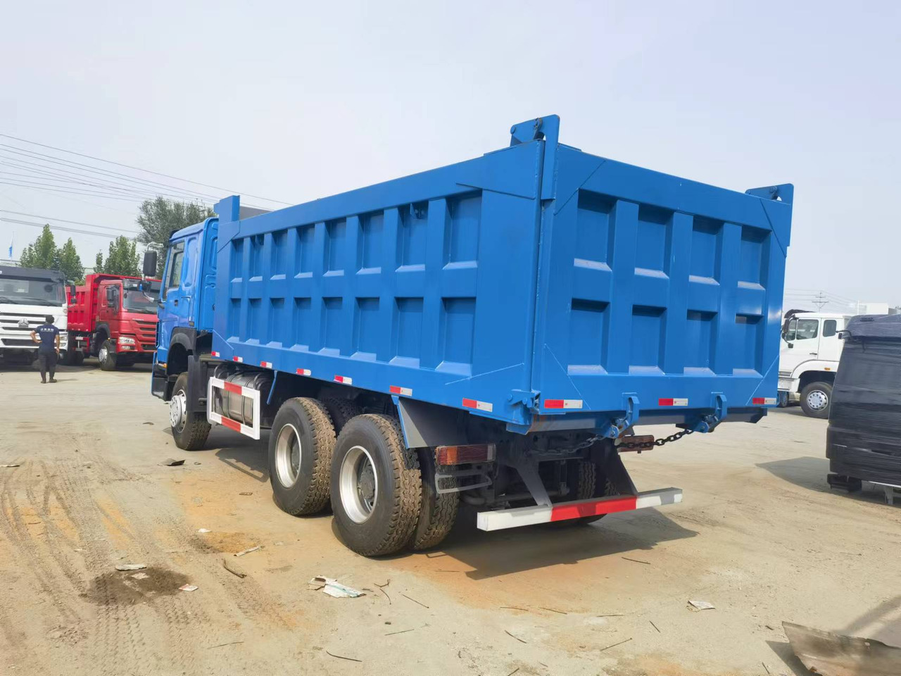 Sinotruk HOWO 371 6*4 Dump truck - Camión volquete: foto 5 Sinotruk HOWO 371 6*4 Dump truck - Camión volquete: foto 5
