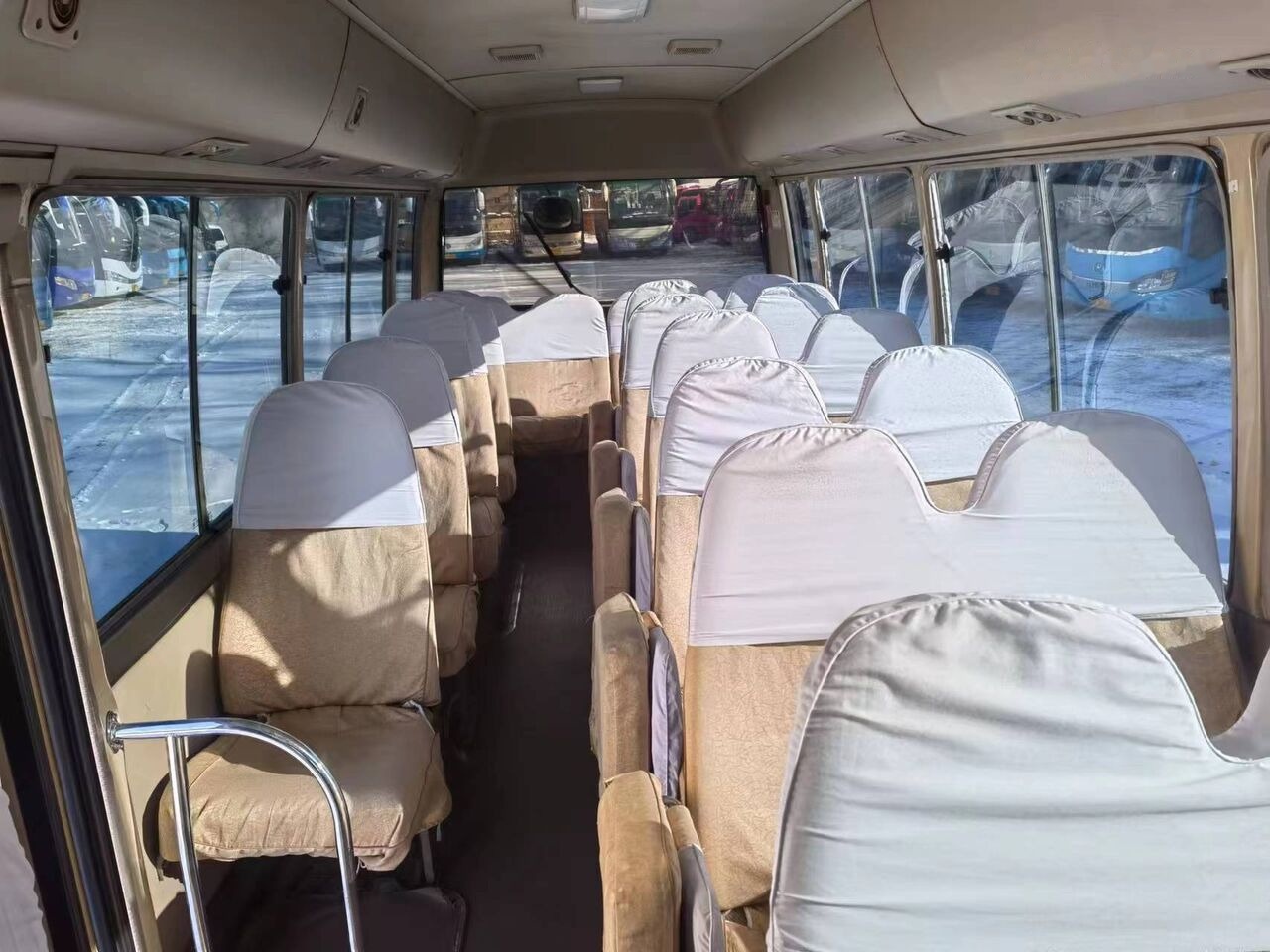 Toyota 29 SEATS COASTER - Autobús urbano: foto 2 Toyota 29 SEATS COASTER - Autobús urbano: foto 2