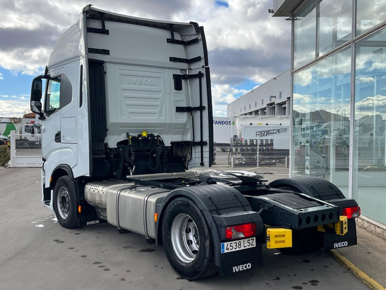 Cabeza Tractora IVECO S-WAY 510 AUTOMATICO CON INTARDER - Cabeza tractora: foto 4 Cabeza Tractora IVECO S-WAY 510 AUTOMATICO CON INTARDER - Cabeza tractora: foto 4