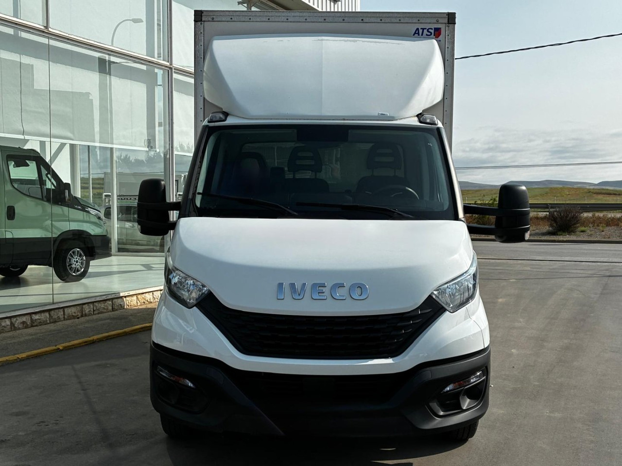 Caja cerrada IVECO 35C16 20m3 - Furgoneta caja cerrada: foto 2 Caja cerrada IVECO 35C16 20m3 - Furgoneta caja cerrada: foto 2