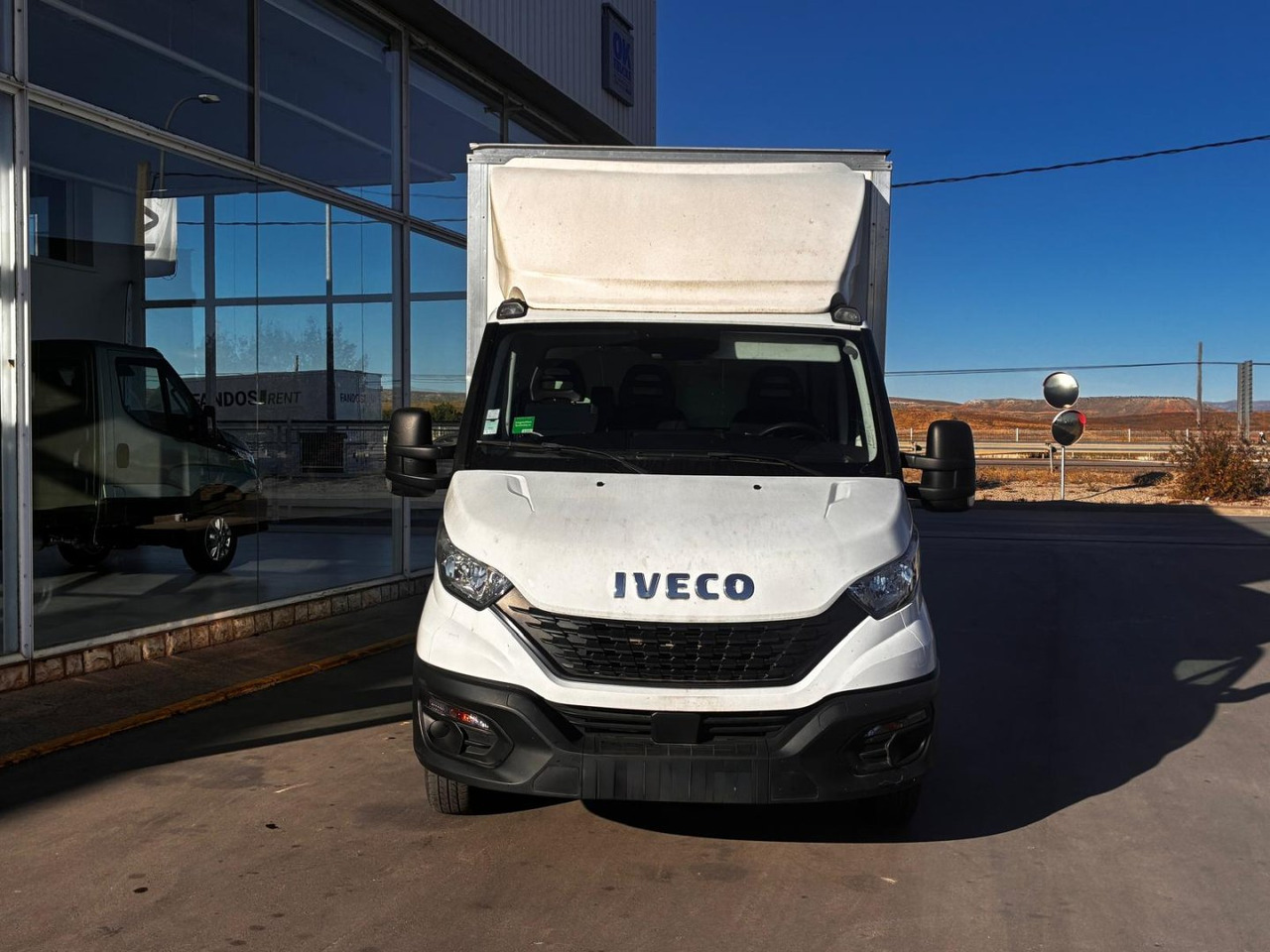 Caja cerrada IVECO 35C16 20m3 con puertas traseras - Furgoneta caja cerrada: foto 2 Caja cerrada IVECO 35C16 20m3 con puertas traseras - Furgoneta caja cerrada: foto 2