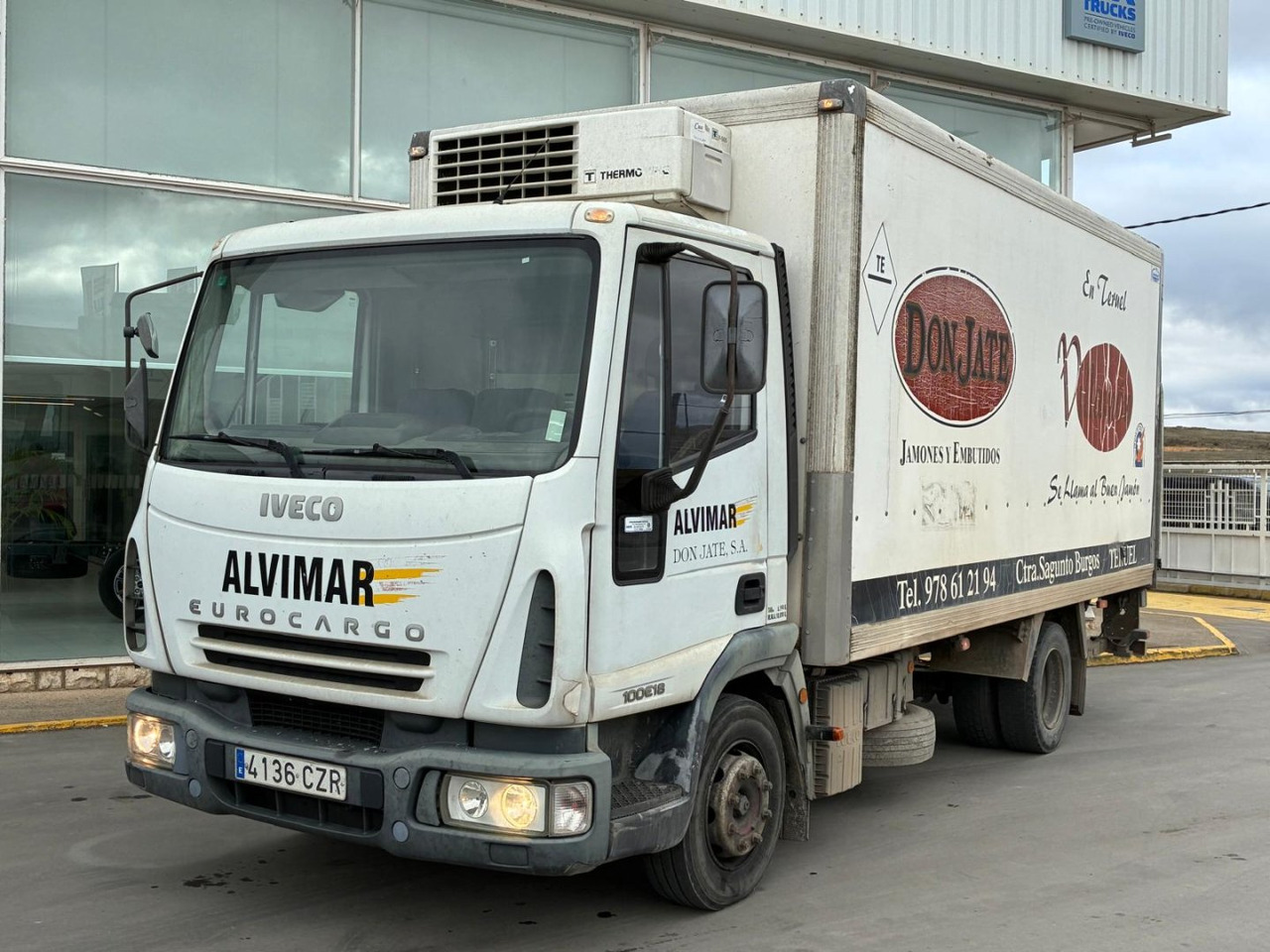 Caja cerrada IVECO Eurocargo ML 100 E18 P - Camión frigorífico: foto 1 Caja cerrada IVECO Eurocargo ML 100 E18 P - Camión frigorífico: foto 1