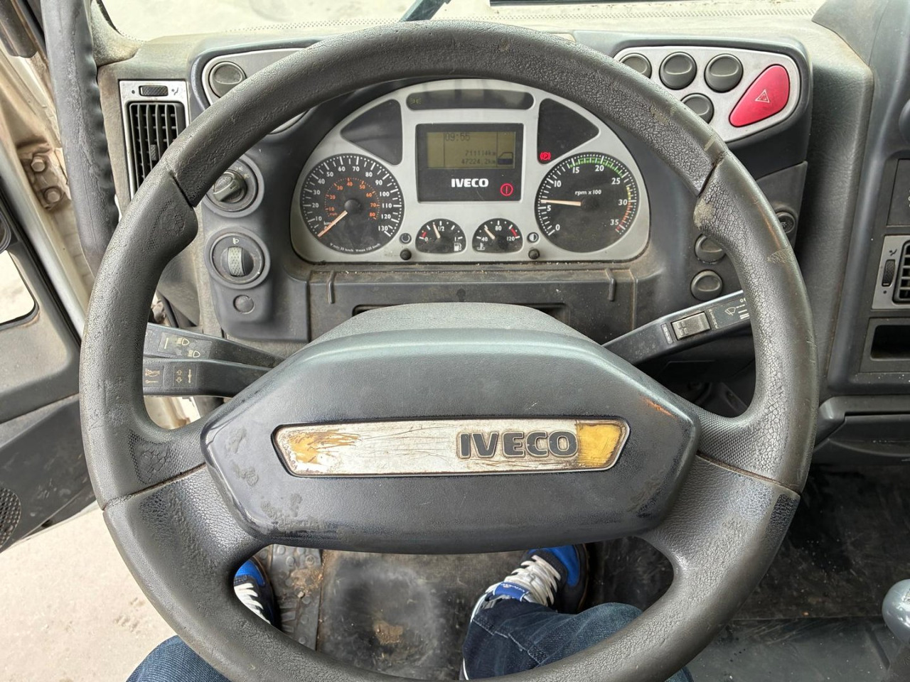 Camión frigorífico Caja cerrada IVECO Eurocargo ML 100 E18 P: foto 7