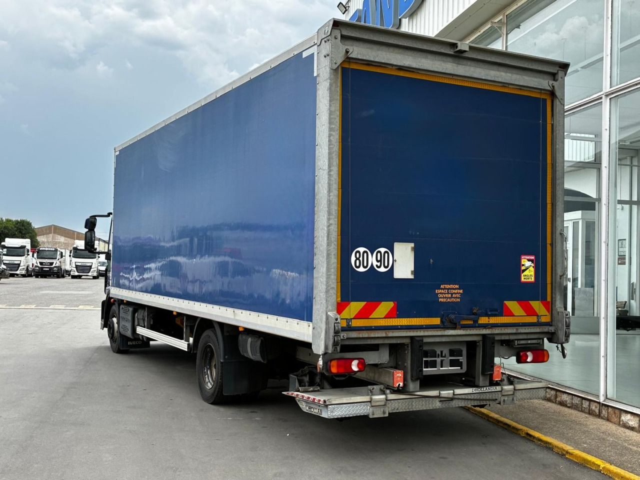 Caja cerrada IVECO Eurocargo ML 120 E22 - Camión caja cerrada: foto 4 Caja cerrada IVECO Eurocargo ML 120 E22 - Camión caja cerrada: foto 4
