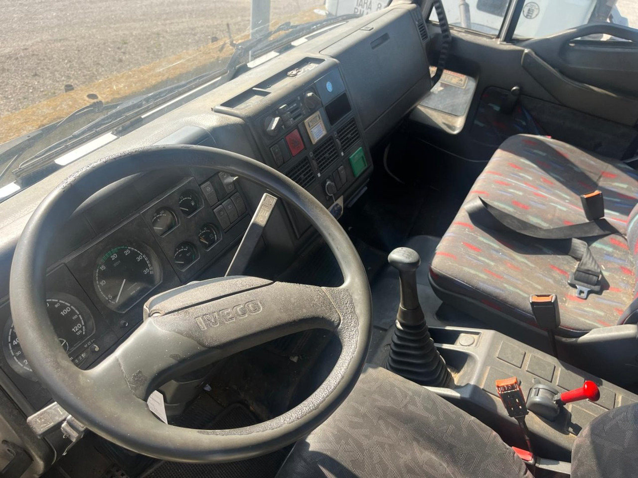 Camión lona Caja cerrada IVECO Eurocargo ML80E17: foto 9